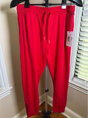 Zyia Active Red Everywhere Zipper Jogger Pants Women’s Medium NWT Athleisure